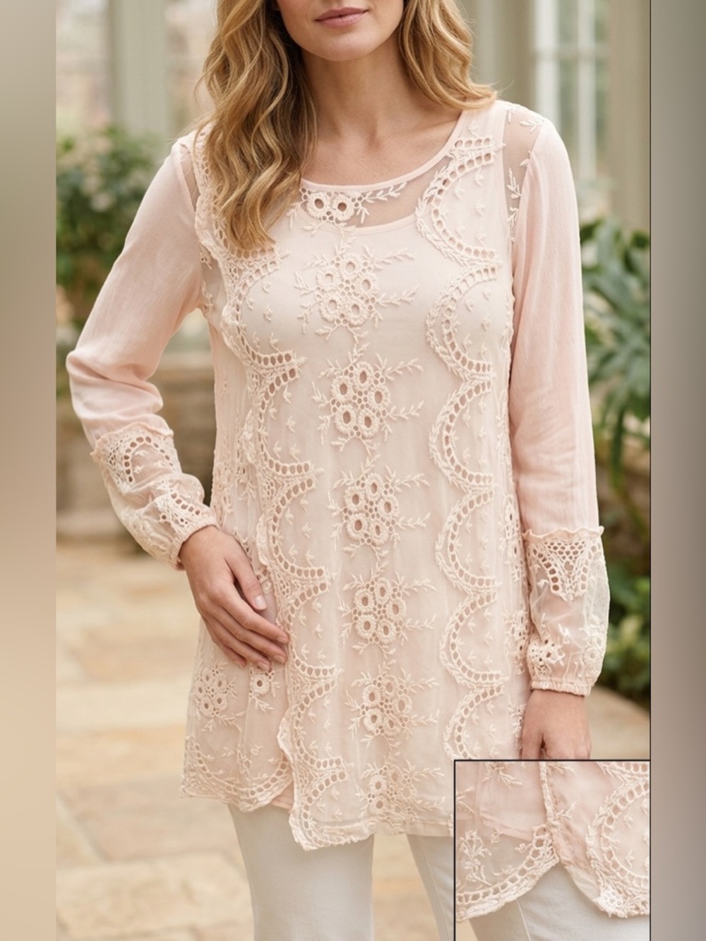 Chico's EUC Pale Pink Eyelet
Embroidered Asymmetrical Tunic
Stunning Sz 1 US8/10